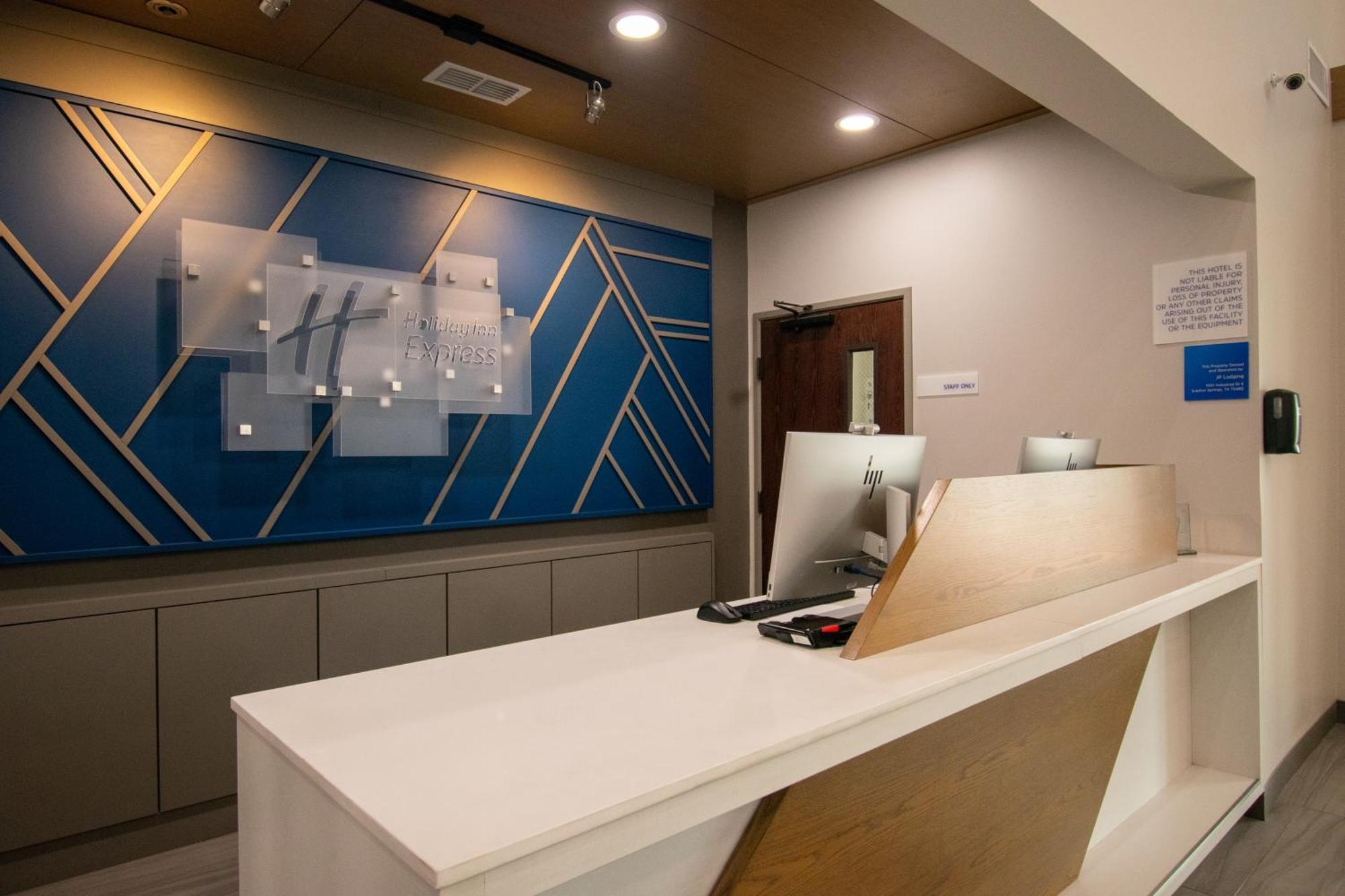 Holiday Inn Express & Suites Sulphur Springs By Ihg Exterior foto